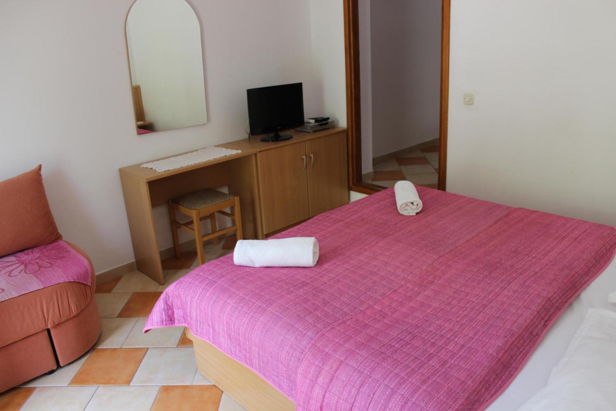 Apartments Pansion Franka Brist Quarto foto