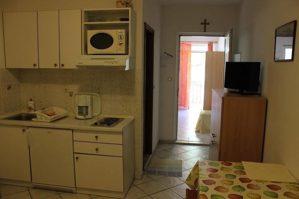 Apartments Pansion Franka Brist Exterior foto